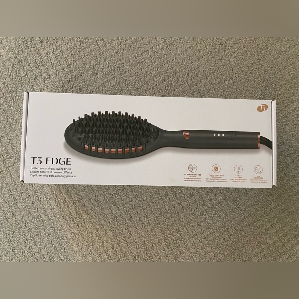 T3 Edge Heated Smoothing and Styling brush
